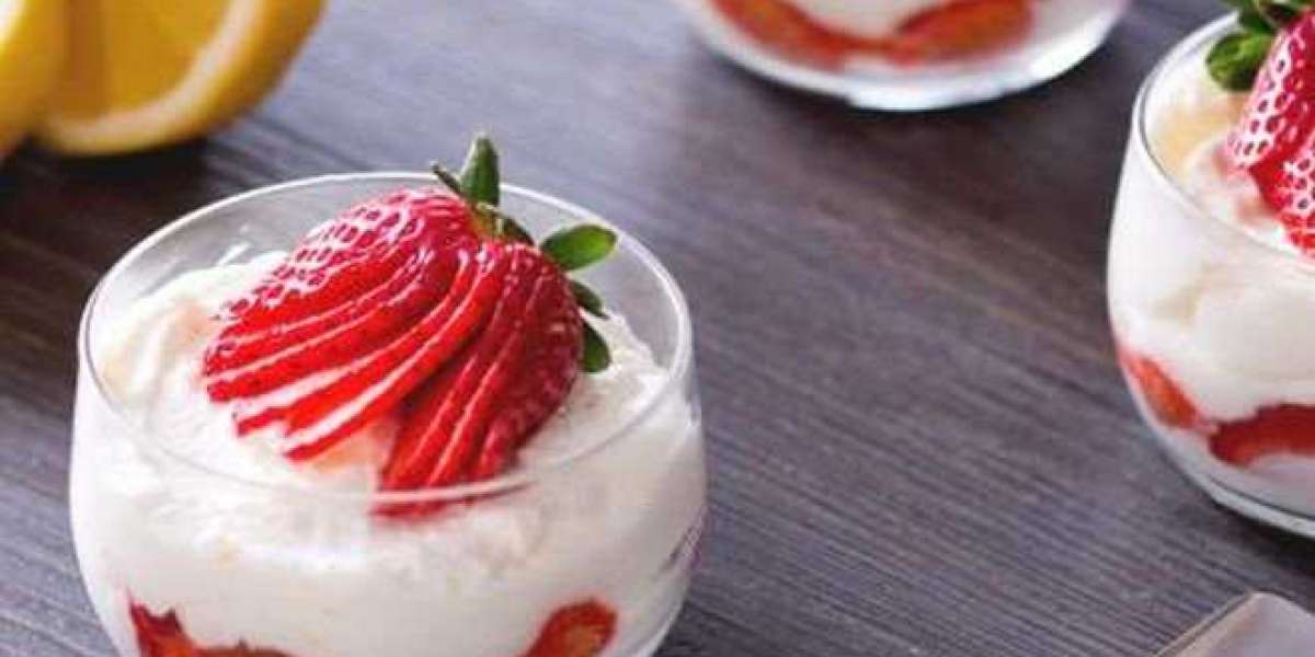 Рецепта за Желиран крем с ягоди.